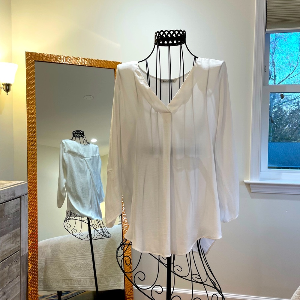 Stradivarius white V neck blouse size M